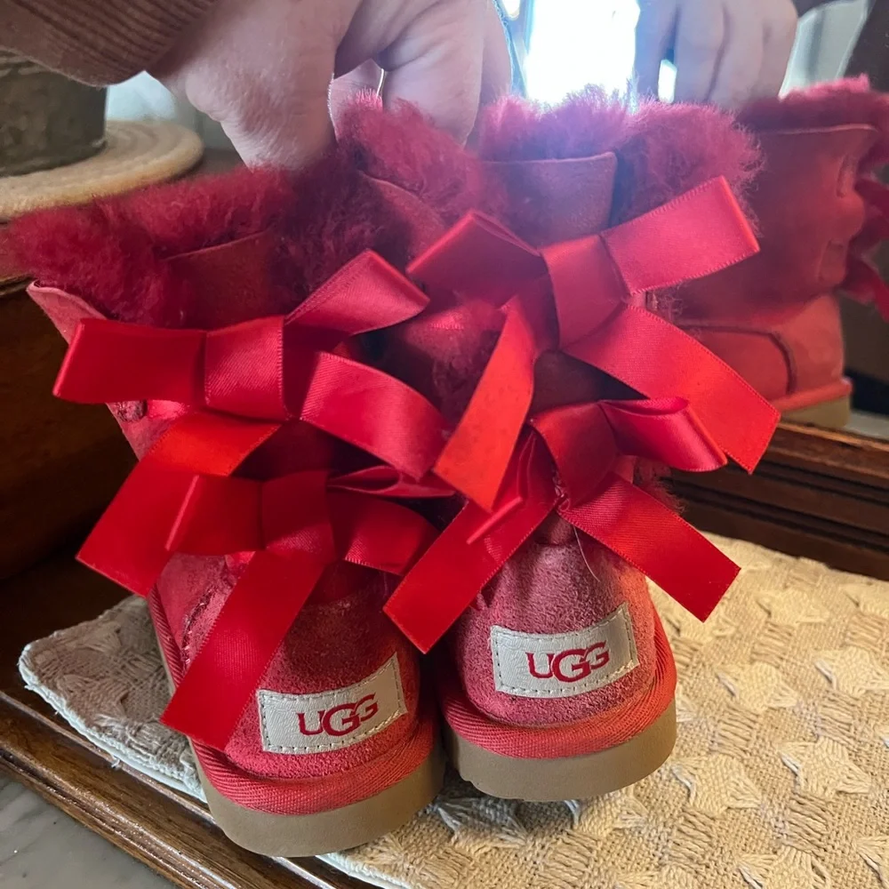 UGG Classic Bailey Suede Casual‎ Lined Winter Boots with Bows Red Girl's Size 10